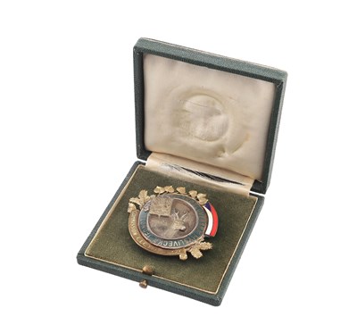 Lot 180 - 1957 CZECHOSLOVAK HUNTING ASSOCIATION BADGE