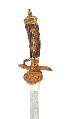 Lot 115 - GILT PRESENTATION HUNTING DAGGER
